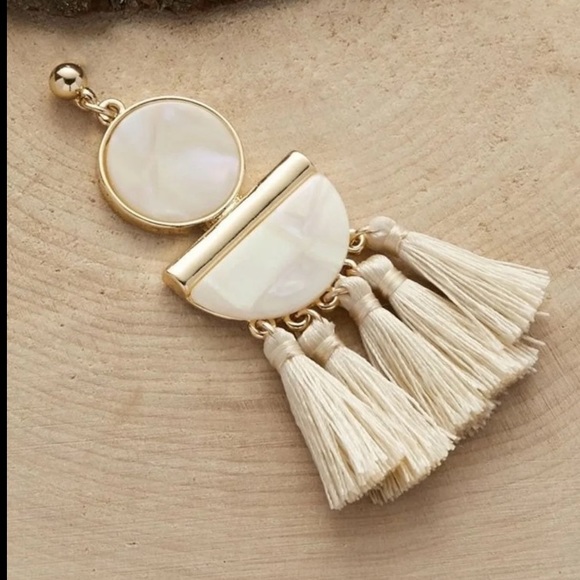 🔥3/$20🔥Tassel Charm Geometric Drop Earrings - Picture 2 of 3